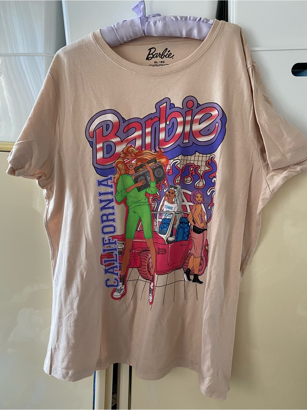 Barbie Retro California BoomBox Boyfriend Fit T-Shirt in tan beige XL